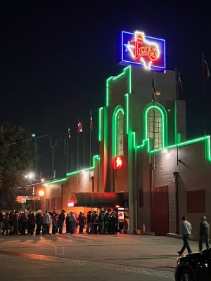 Billy Bobs — photo 1 of 4