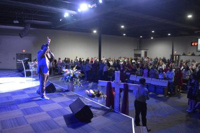 Una Esperanza Viva Indy — photo 1 of 4