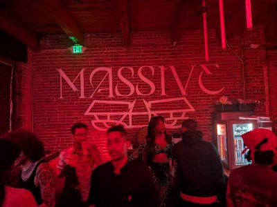 Massive — photo 3 of 4