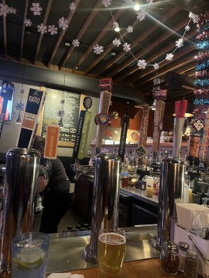Skylark Lounge — photo 2 of 4