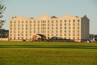 Vernon Downs — photo 2 of 4