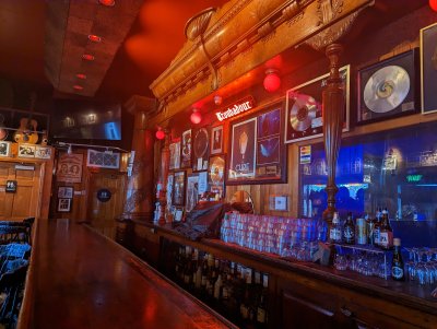 Troubadour — photo 3 of 4