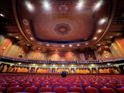 Warner Theatre — photo 2 of 4