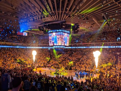 Oakland Arena — photo 3 of 4