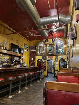 Middle East - Upstairs — photo 4 of 4