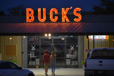Buck's Backyard — photo 1 of 4
