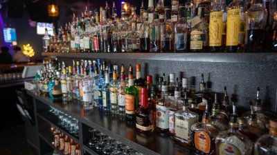 Black Swan Bar & Grill
