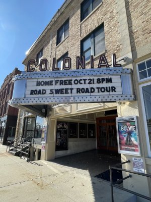 Colonial Theatre — photo 2 of 4