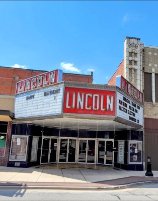 Lincoln Square Theatre